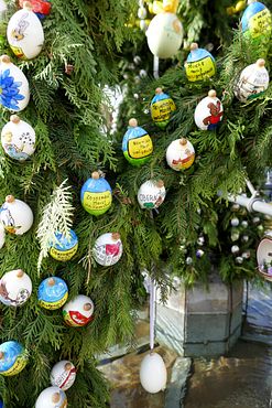 Osterbrunnenlisteneier