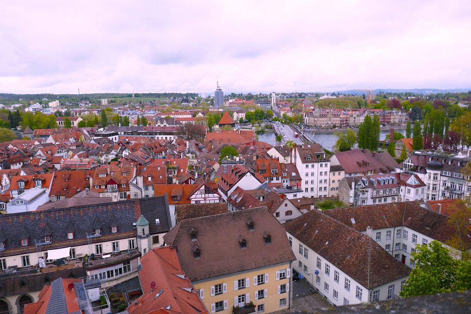Konstanz von Oben - Brückenseite