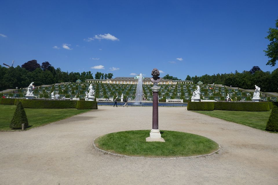 Sanssouci und Büste