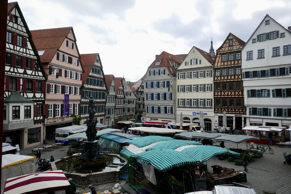 Marktplatz mit Markt