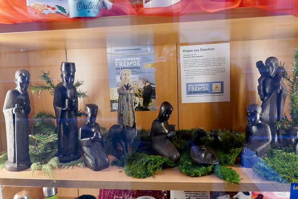 Krippe aus Ebenholz