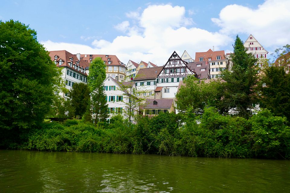 Tübingenhäuser und Neckar