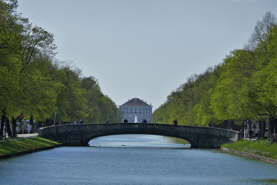 Brücke vor Nymphenburg