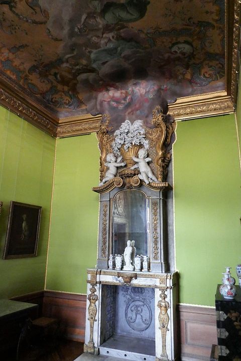 Altes Schloss Kamin F1