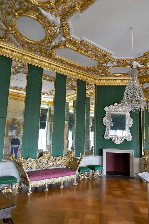 Glass Room Hoch