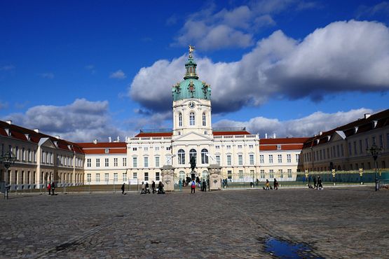 Altes Schloss Charlottenburg mit Vorhof
