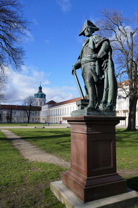 F2 vor Charlottenburg - Hoch