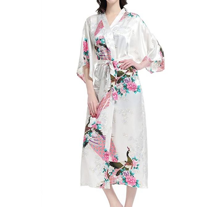 Best Kimono Robe for Women That Offer Luxury on a Silver Platter!