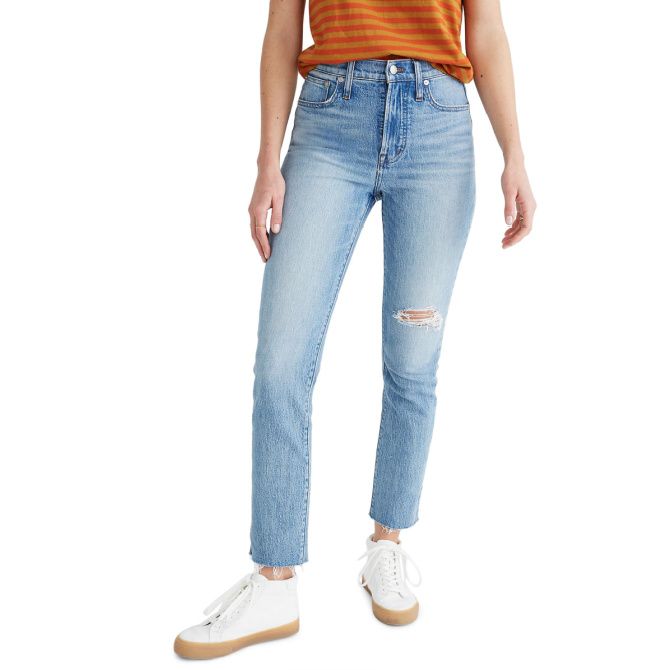 Best Petite Jeans for Women to Make Them Feel Like a Winner!