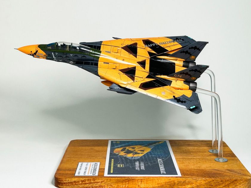 1/72 F-14D - Tomcat - HALLOWEEN - Pumpkin Face
