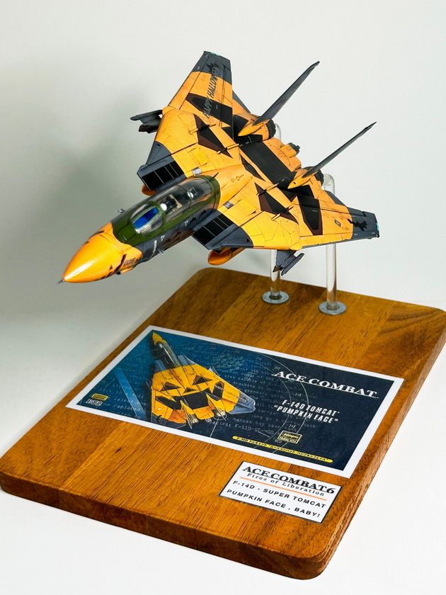 1/72 F-14D - Tomcat - HALLOWEEN - Pumpkin Face