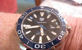 TAG.HEUER.300m.Dive_Watch_w._black.blue_sailcloth_strap_006.JPG