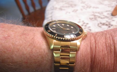 TIMEX.GOLD.Sub.Homage_Watch.Winder.sale_07.27.20_004.JPG?width=450&height=278&fit=bounds&crop=fill