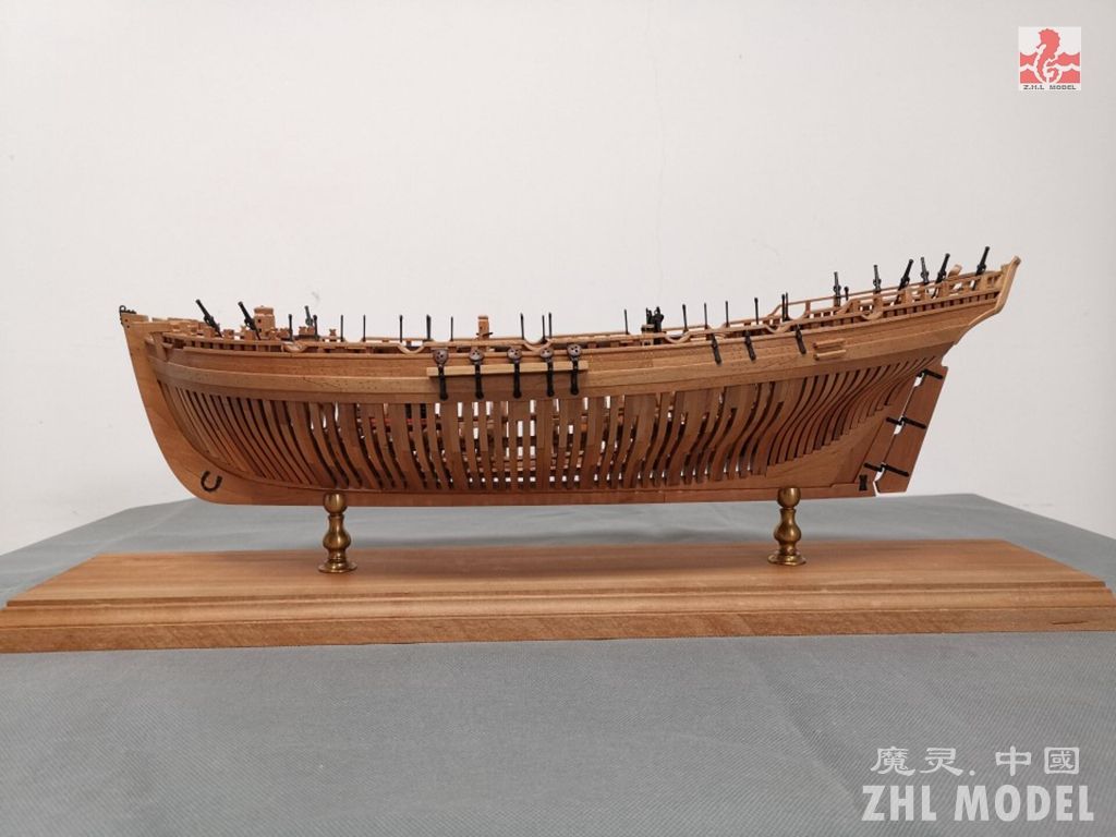 Naval Cutter HMS Alert 1777 1:48 520mm 20.4