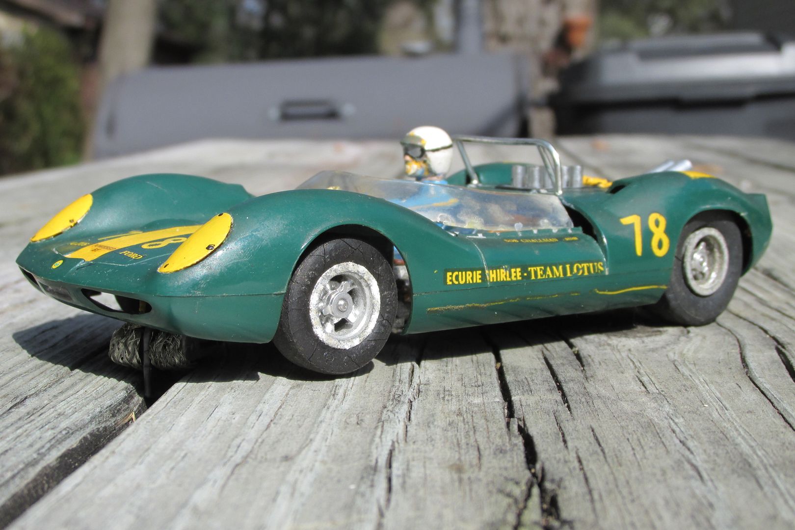 [Image: lotus_40_left_side_angled.JPG?width=1920...fit=bounds]