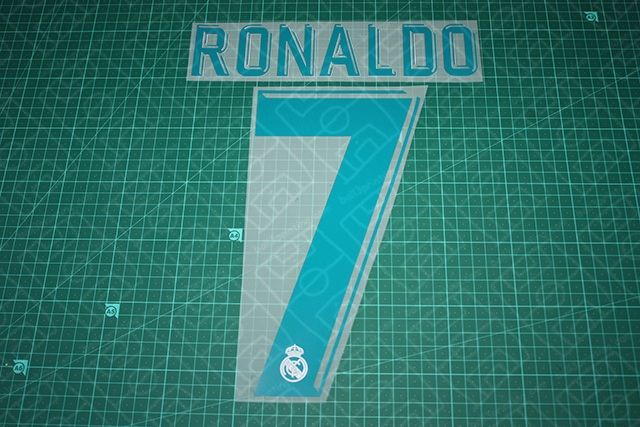 03/04 Adidas Real Madrid Home No. 7 Raul Nameset La Liga Patches