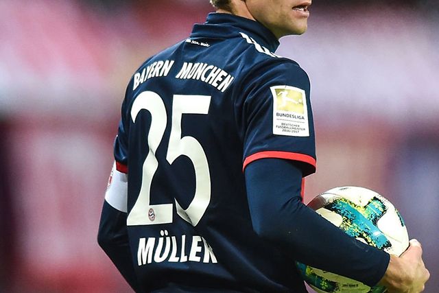Bayern Munich Home Müller 25 Long Sleeve Jersey 25-26